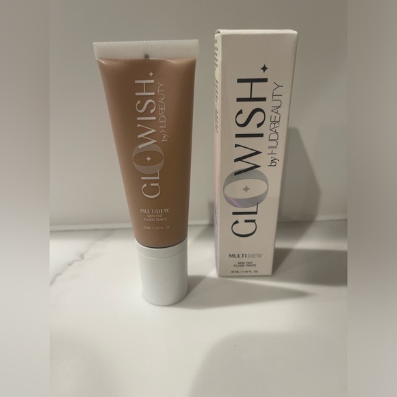 New Huda Beauty Glowish multidew skin tint foundation - Picture 6 of 7